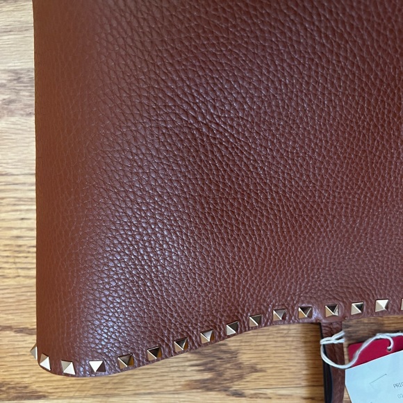 😊SOLD🙂 VALENTINO GARAVANI Saddle Rockstud Vitello Tote Bag - Picture 8 of 12